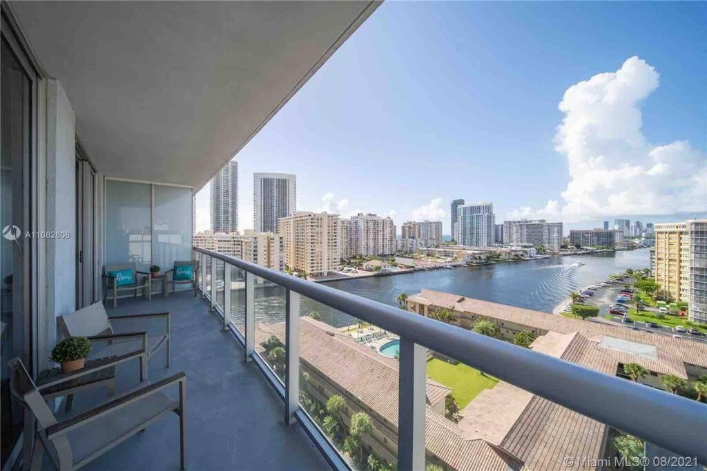 Beachwalk 1B-1B Apmt Amazing View 12A Hallandale Beach Buitenkant foto